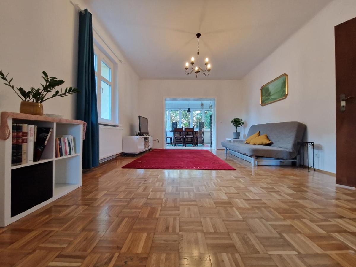 Geraeumige Und Zentrale Ferienwohnung Stahnsdorf Exterior photo